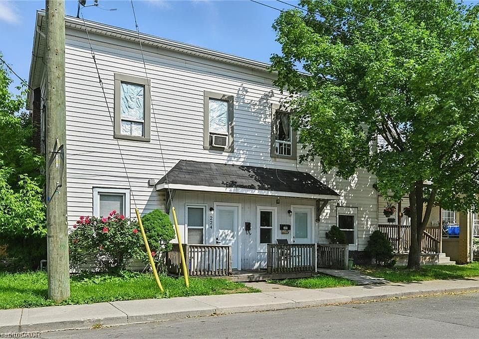 1st image of 224 Rosslyn Ave N
