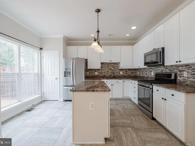 5319 Waldo Dr — Photo 21