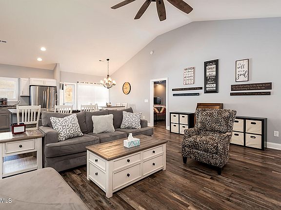 5th image of 1328 Hazelgreen Way