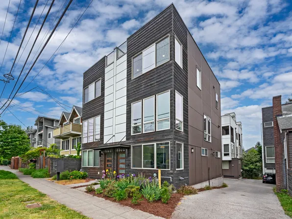 738D N 95th St, Seattle, WA 98103