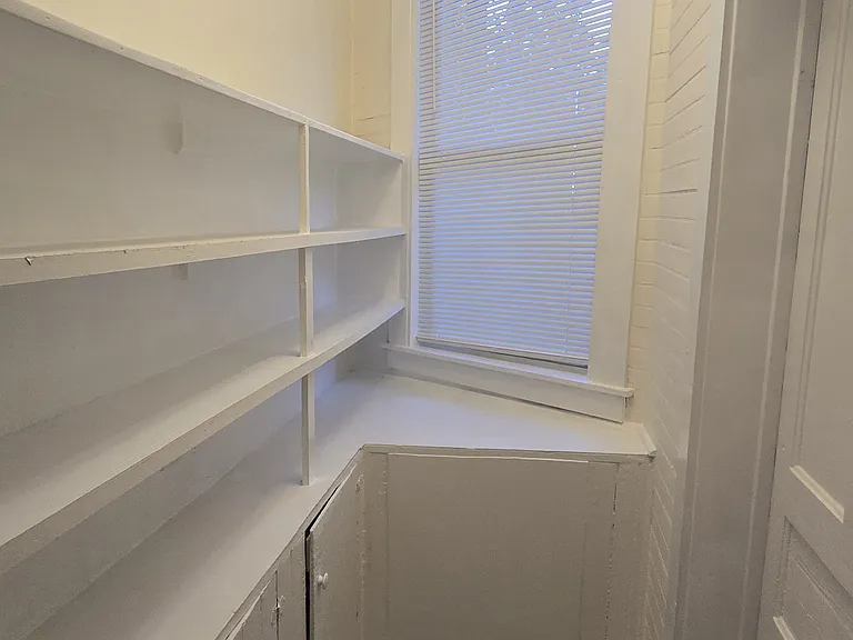 81 W Main St — Photo 14