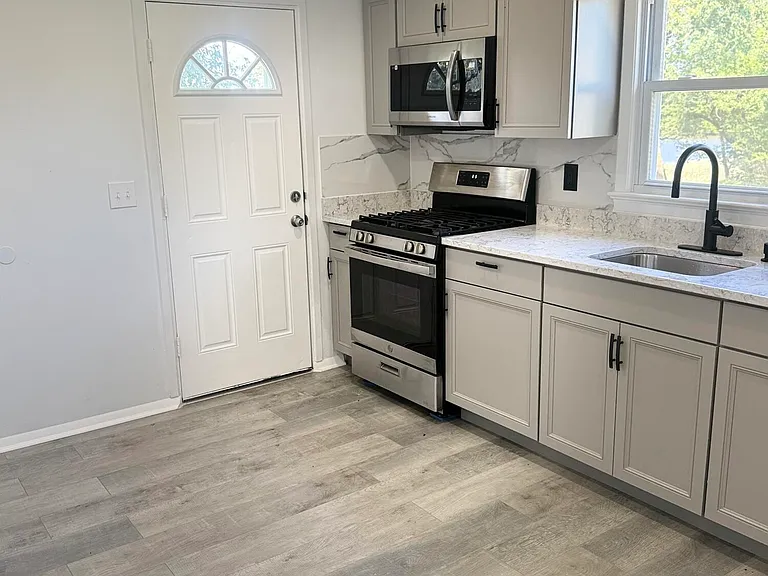 55 Chapin Ave #2 — Photo 3