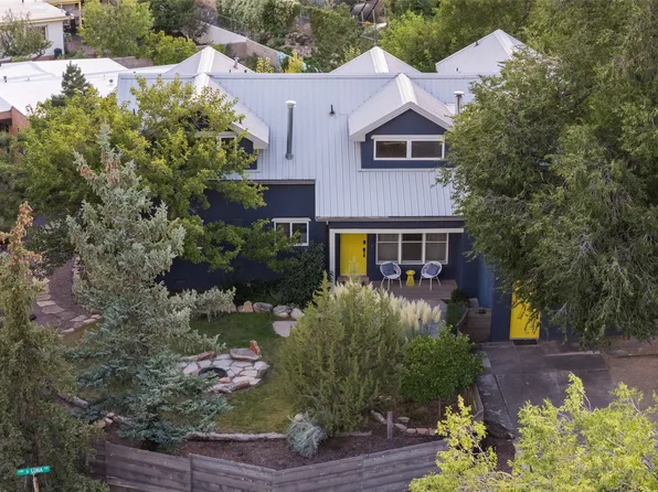 1110 S Luna Cir, Santa Fe, NM 87501