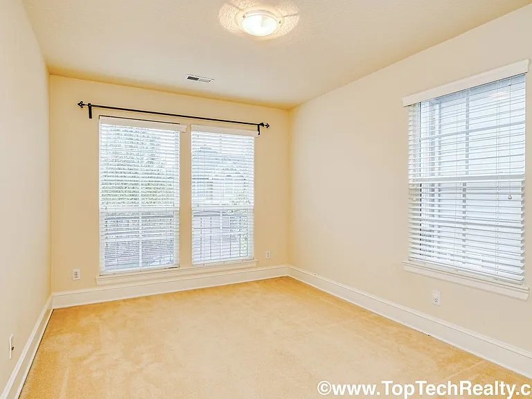 12852 NW Bayonne Ln — Photo 17