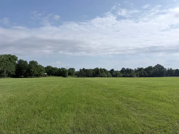 106 Hollis Ln, Prentiss, MS 39474