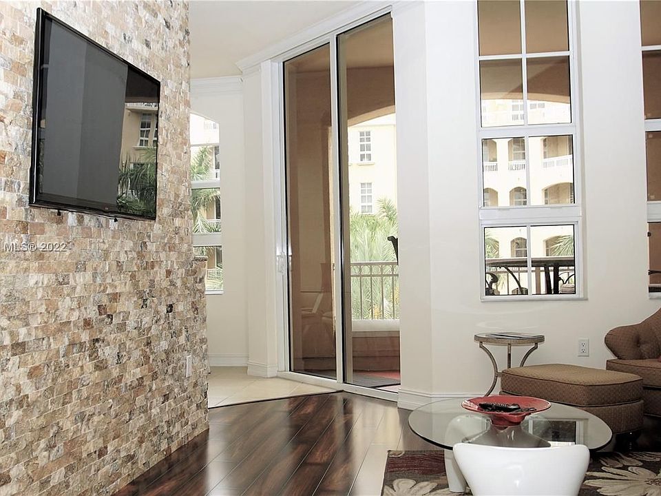 1st image of 3001 NE 185th St APT 428
