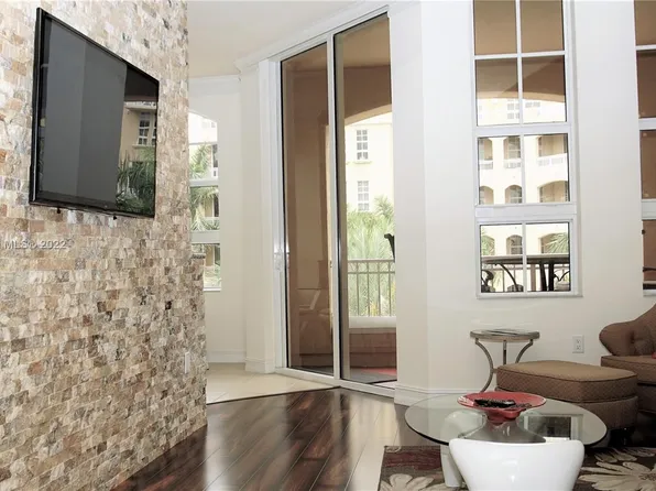 3001 NE 185th St APT 428, Aventura, FL 33180