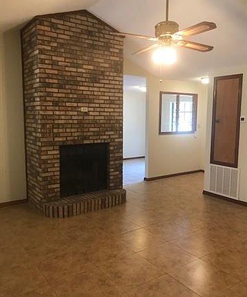 2nd image of 303 Cedarwood St