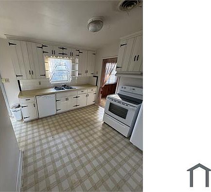 4th image of 55 Holliday Dr