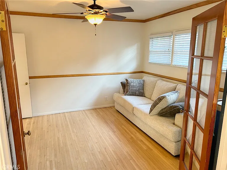 123 W Avenida Valencia — Photo 17