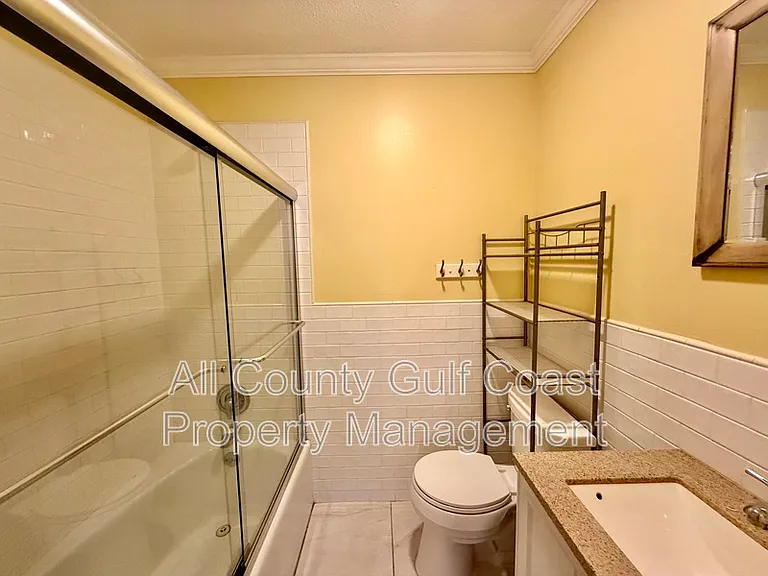 325 Englewood Isles Pkwy — Photo 7