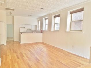 1003 Waverly St, Philadelphia, PA 19147