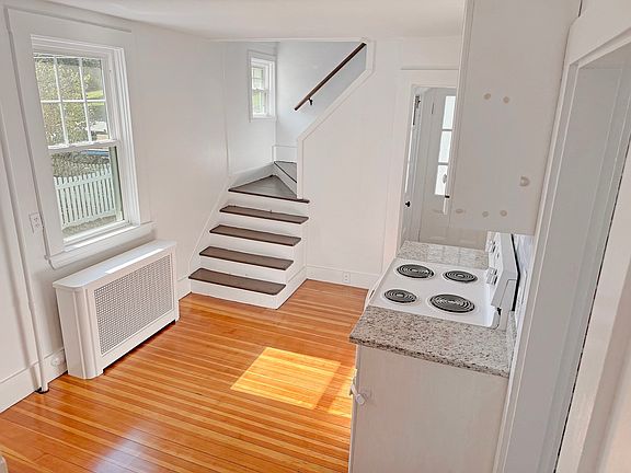 4th image of 82 Bonham Rd