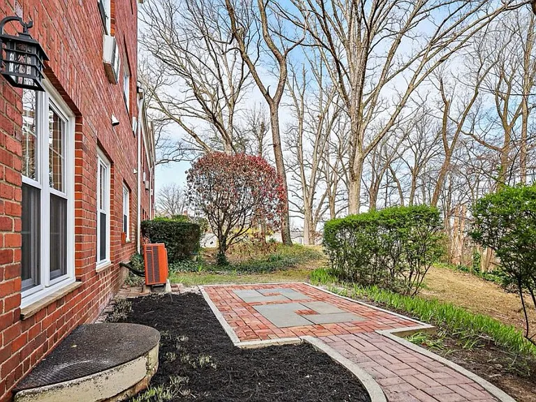3518 Martha Custis Dr — Photo 23