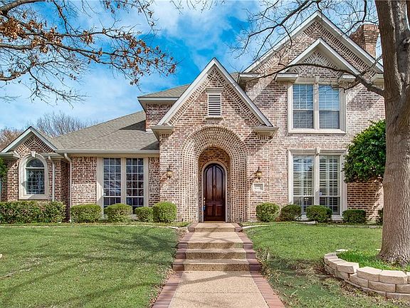 2nd image of 2920 Beverly Dr