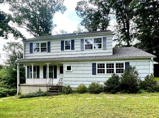 20 Deer Run Rd, Brookfield, CT 06804
