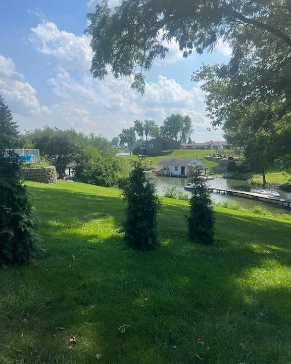 2nd image of 3927 N Lake Shore Dr
