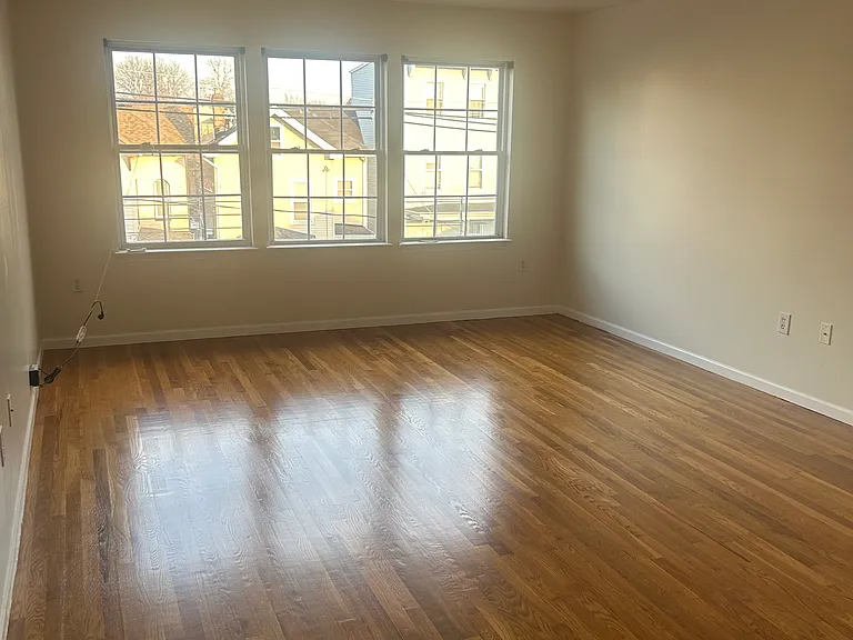 49 Lincoln Ave #2 — Photo 9