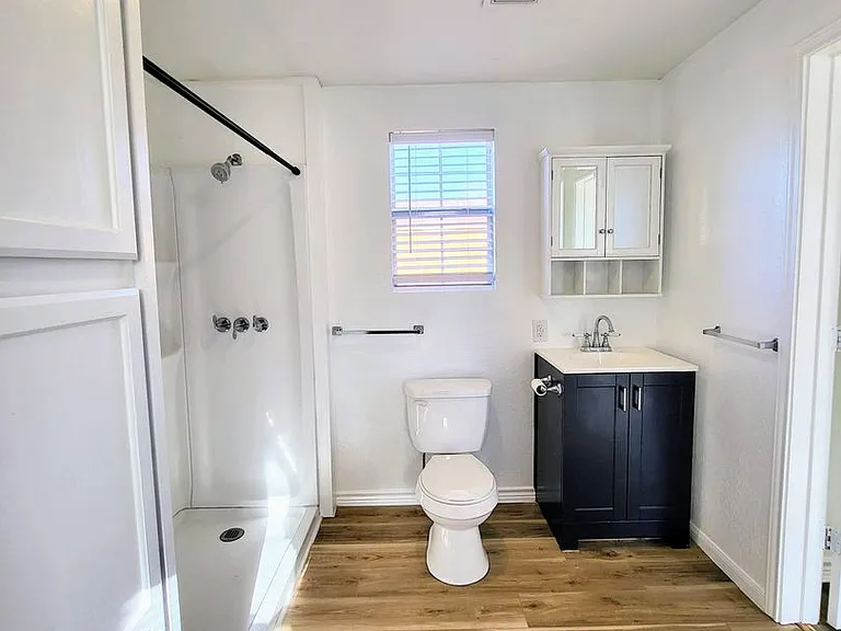 1317 E Main St — Photo 9