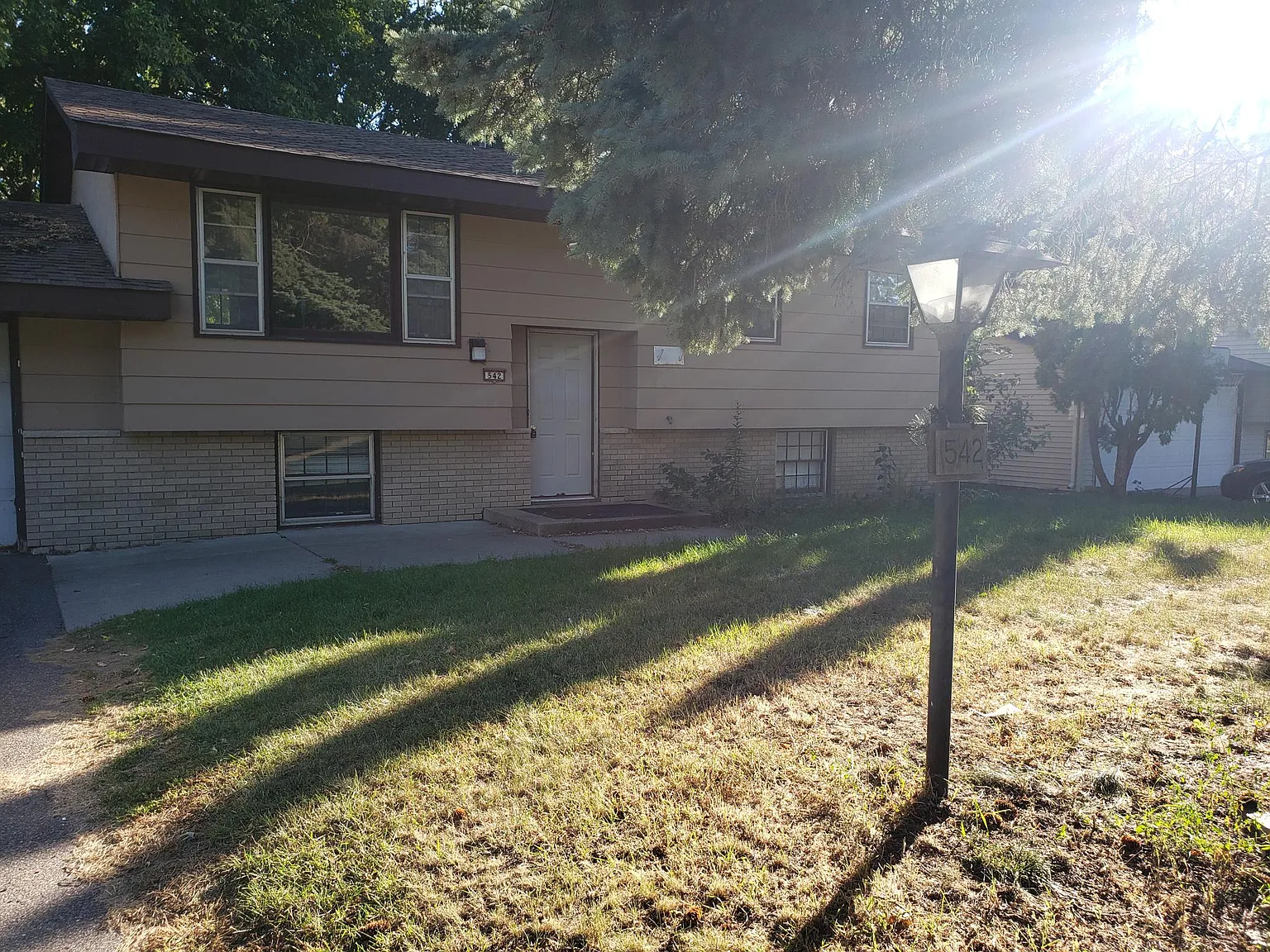 5 bed, 1925 sqft, $2,500 — Photo 3