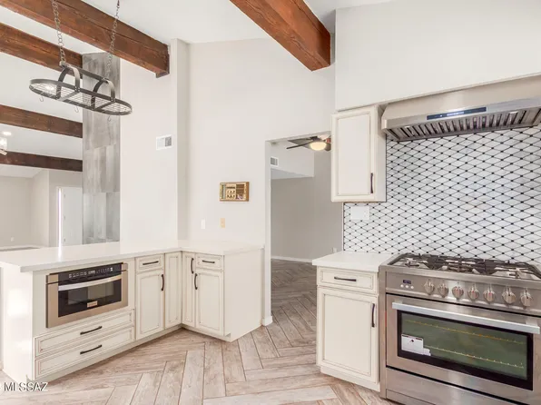 109 S Charleston Ave, Vail, AZ 85641