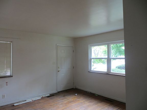 5th image of 1536 N Olney St