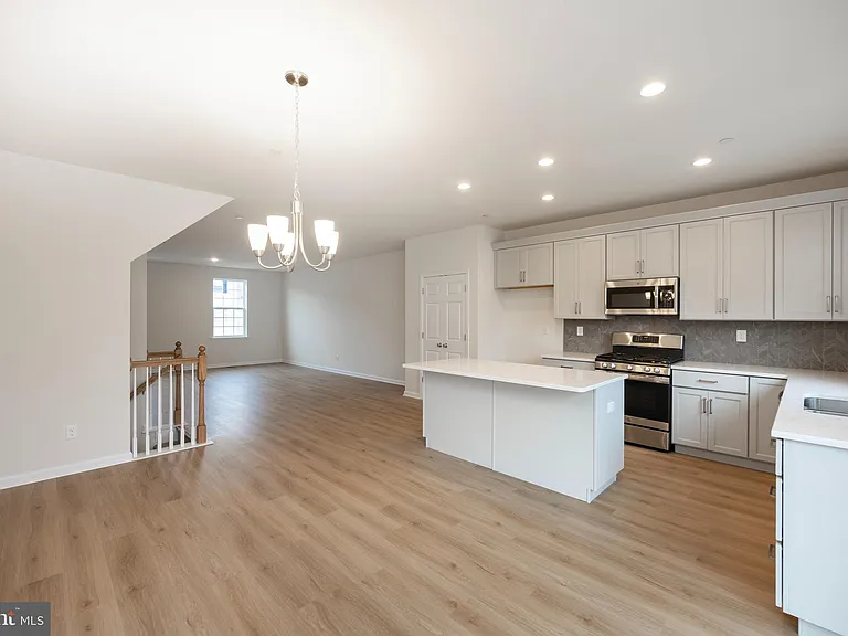 412 Ridgewood Dr — Photo 9