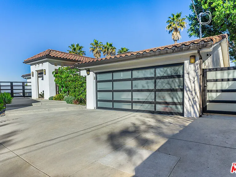 10901 Terryview Dr — Photo 2