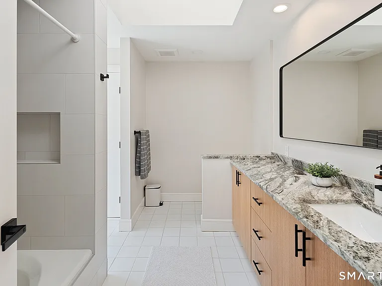 294 E Middle Patent Rd — Photo 22