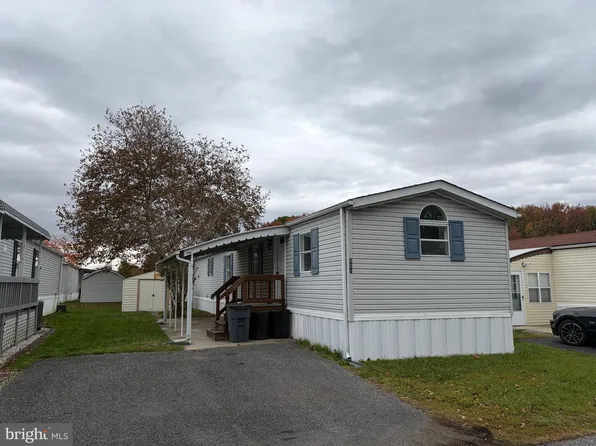 806 Leswood Ct, Dundalk, MD 21222