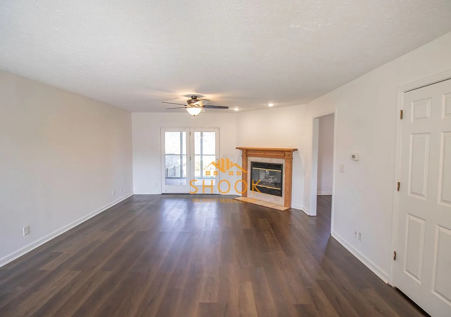 Large Townhome - Lots Of Space! — Photo 3