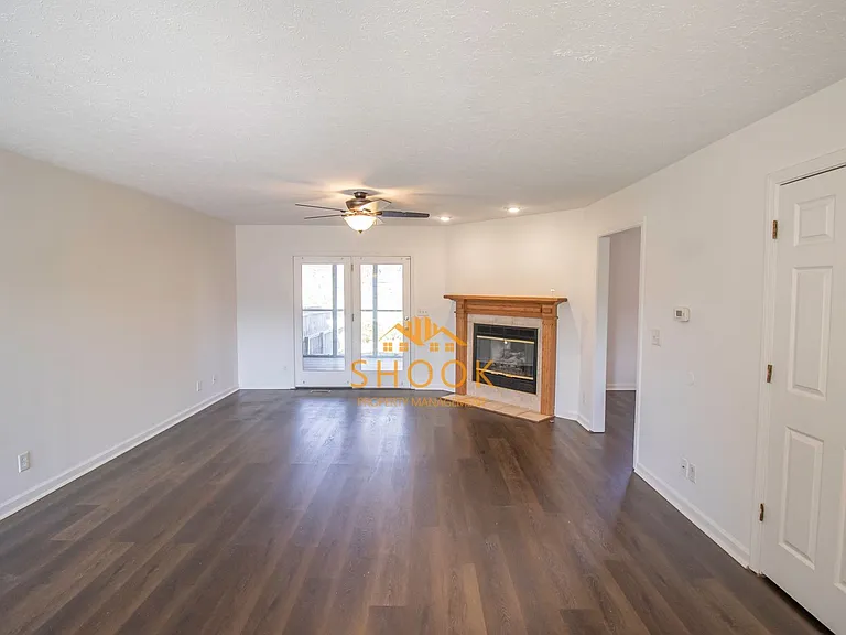 206 E Pine Ave — Photo 3