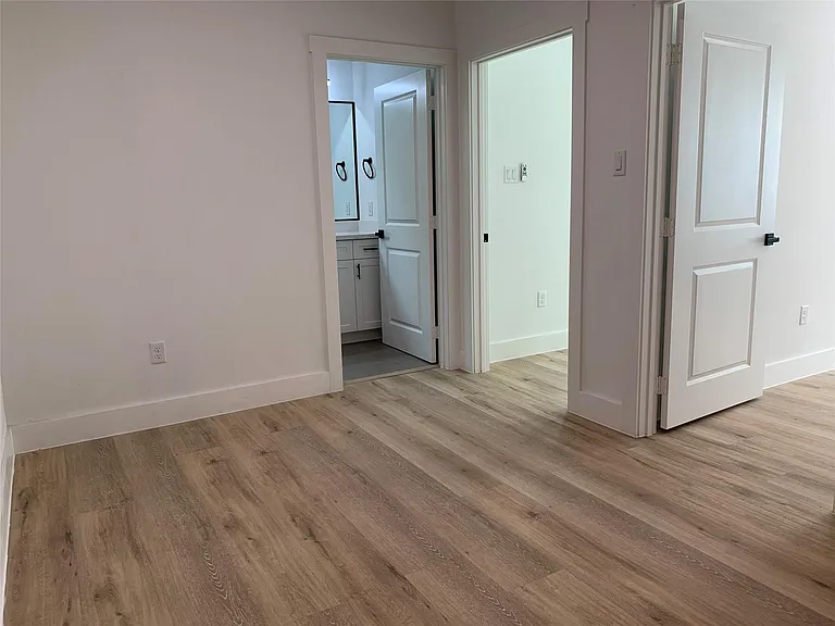 9026 Scott St — Photo 18