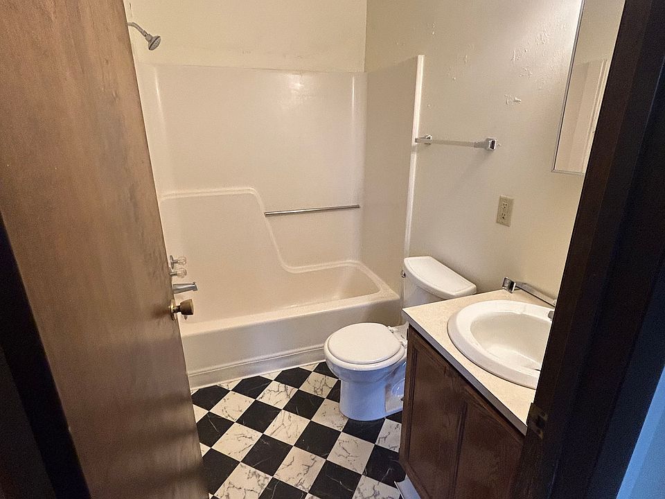 2nd image of 222 S Peterboro St APT 2E