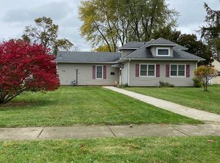 669 Oakland Ave, Elgin, IL 60120