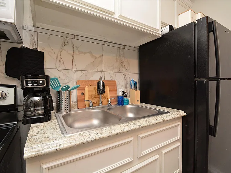 7124 Avenue F #2 — Photo 9