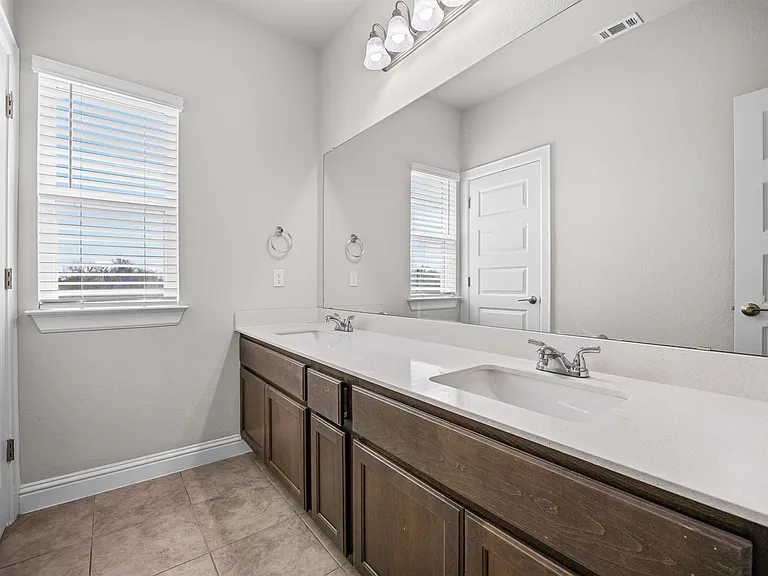 101 Stone Canyon Dr — Photo 28