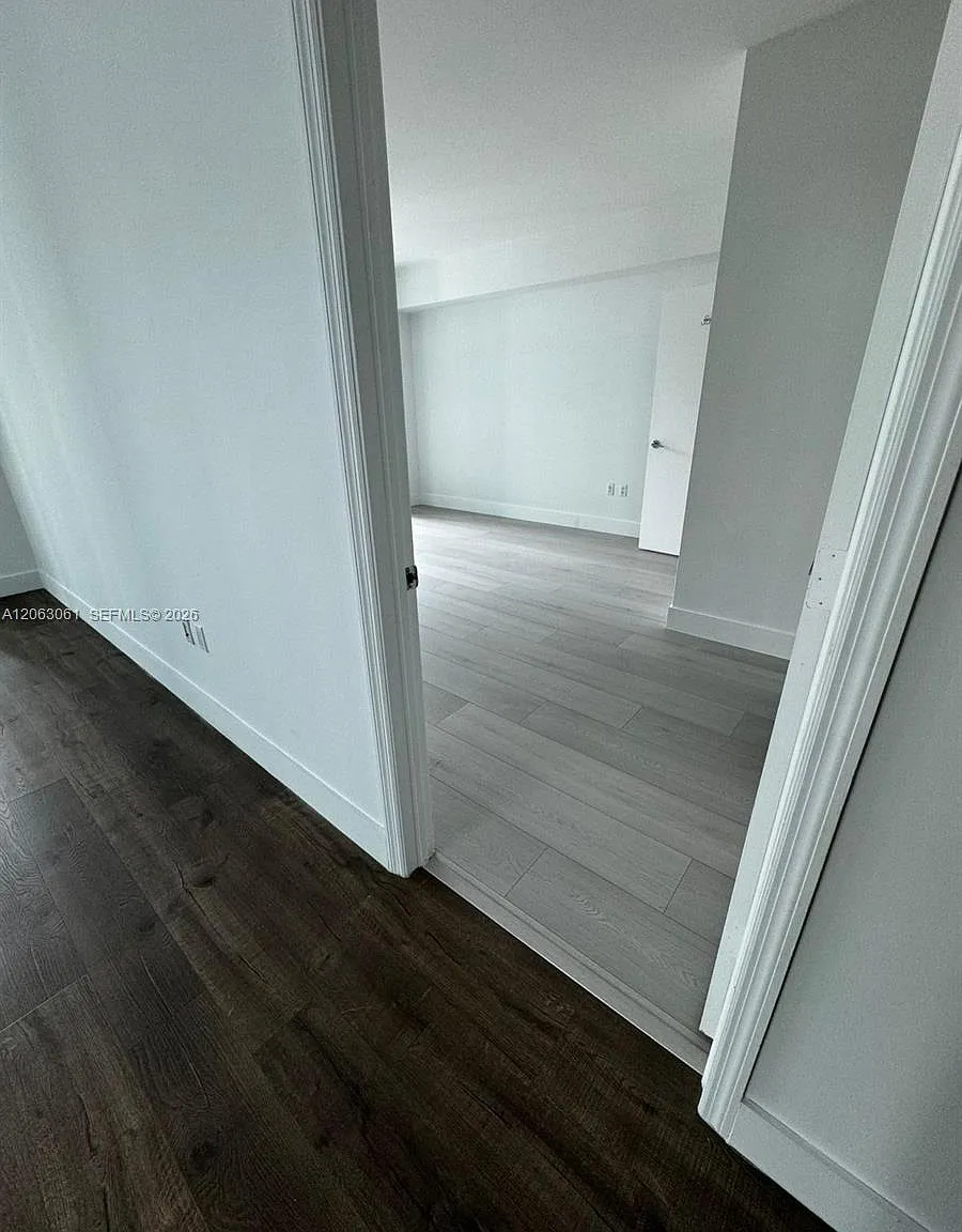500 Brickell East Condo — Photo 2