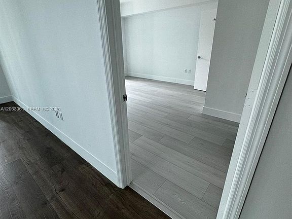 2nd image of 500 Brickell Ave APT 1207