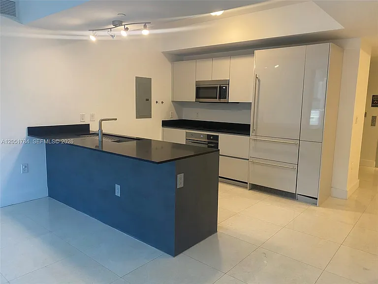 1010 Brickell Ave #1403 — Photo 17