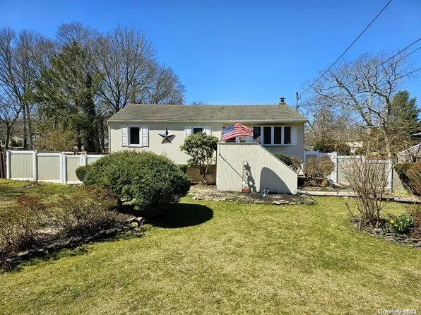 615 Sleepy Hollow Drive, Shirley, NY 11967