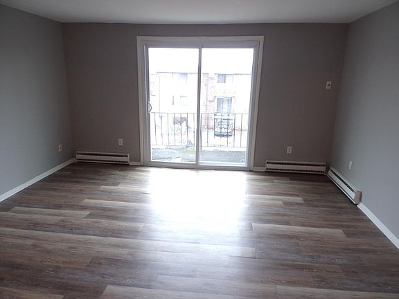 3rd image of 193 Mead St