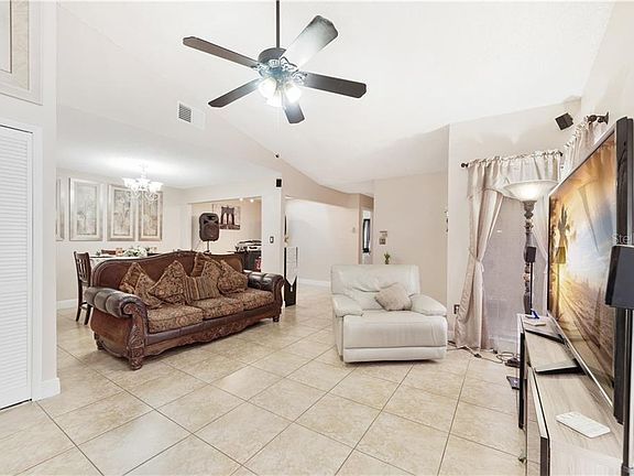 3rd image of 627 Golden Sunshine Cir