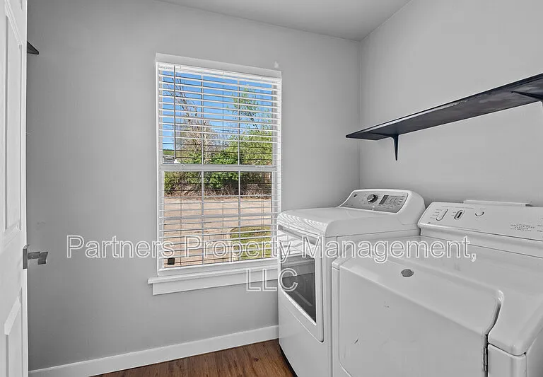 825 N Leverett Ave #2 — Photo 20