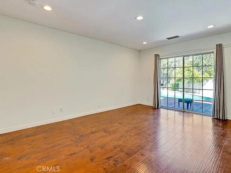 5224 Woodlake Ave — Photo 59