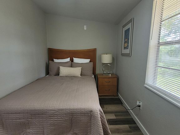 3rd image of 3031 SE 15th St #14960517