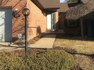 2160 Prestwick Dr, Uniontown, OH 44685