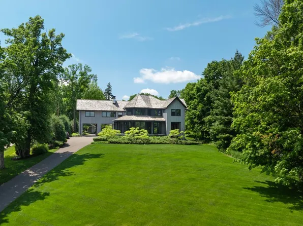 2657 Woodbridge Rd, Wayzata, MN 55391