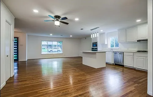 2429 Monaco Ln Photo 1