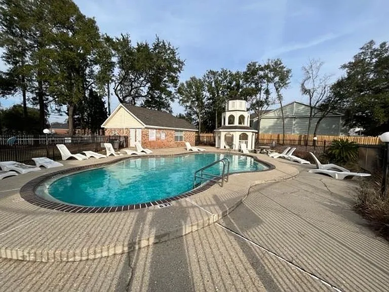 501 E Burgess Rd #D4 — Photo 17